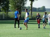 Laatste training S.K.N.W.K. JO11-1JM van seizoen 2022-2023 (partijtje tegen de ouders) (157/221)